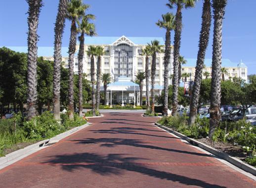 Table Bay Hotel Paving (De Hoop Bricks)