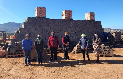 Mine Manager Koos Harris, Berta Croucamp, Adrie Nel, Lana Stemmet and Namhla Shushu welcomed executive director Mariana Lamont to Namakwa Kleistene.